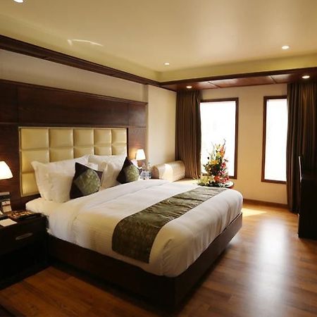 Hotel Ch2 Srīnagar 外观 照片