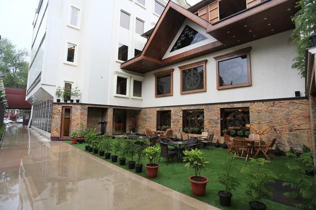 Hotel Ch2 Srīnagar 外观 照片